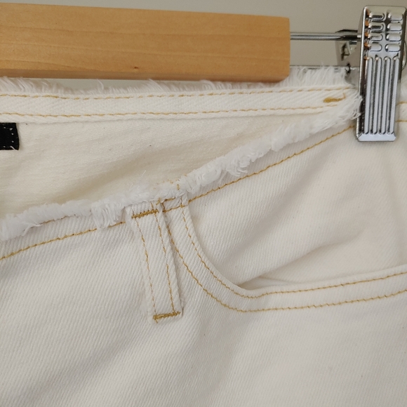 Theory White Raw Edge Waist Hem Cropped Jeans Size 6 - Picture 9 of 11